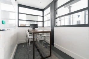 Bureau privé - 75003 - 18 postes - 8820€