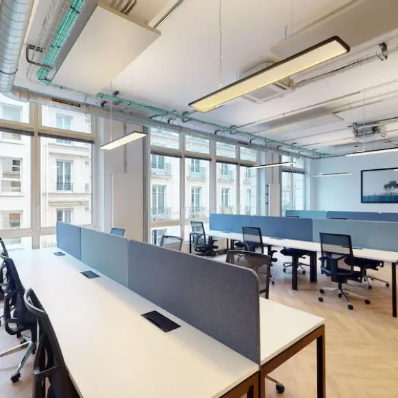 Espace indépendant 133 m² 28 postes Location bureau Rue des Petits Hôtels Paris 75010 - photo 1