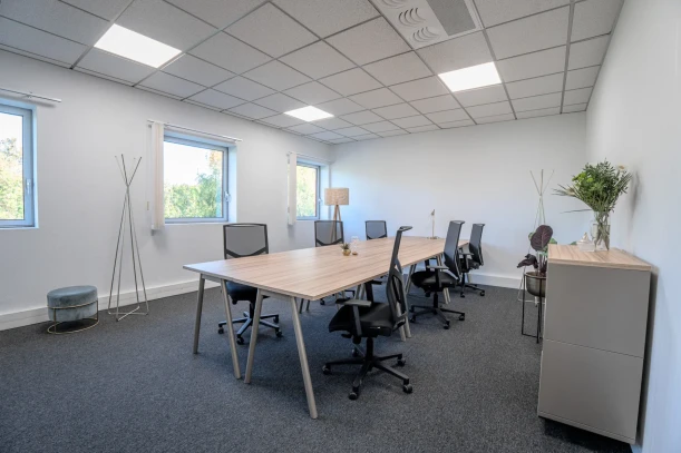 Bureau privé - 33600 - 6 postes - 1588€