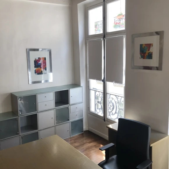 Bureau privé 44 m² 12 postes Location bureau Rue Vauvilliers Paris 75001 - photo 10