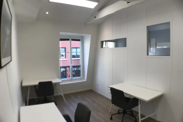 Bureau privé - 92110 - 4 postes - 1400€