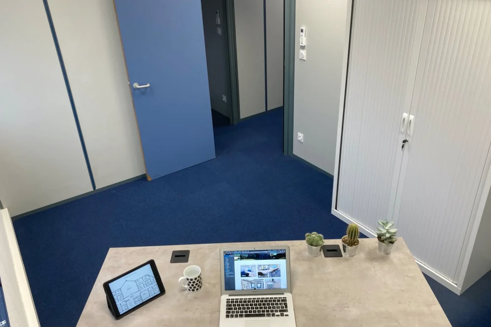 Bureau privé - 38070 - 1 poste - 370€