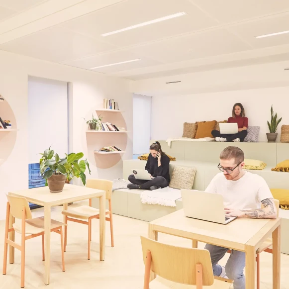 Bureau privé 15 m² 2 postes Coworking Rue du 8 Mai 1945 Clichy 92110 - photo 10