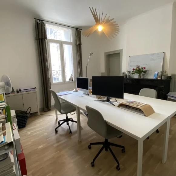 Bureau privé 20 m² 4 postes Location bureau Rue André Michel Montpellier 34000 - photo 1