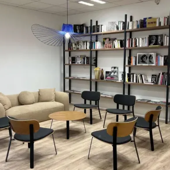 Bureau privé 12 m² 2 postes Location bureau Avenue de Paris Villejuif 94800 - photo 4