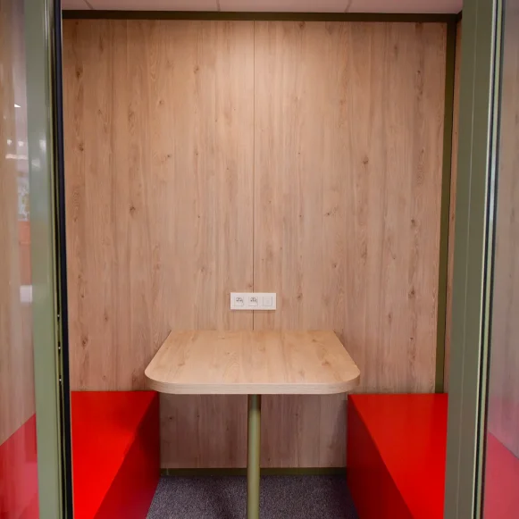 Open Space  34 postes Coworking Rue Barbès Montrouge 92120 - photo 5