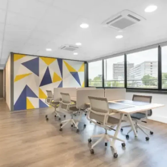 Bureau privé 15 m² 3 postes Coworking Boulevard de Leeds Lille 59777 - photo 2