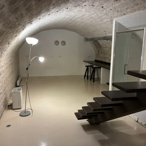 Espace indépendant 100 m² 9 postes Location bureau Rue Lamartine Paris 75009 - photo 8