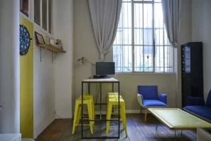 Open Space - 75010 - 8 postes - 375€