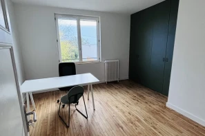 Bureau privé - 33790 - 3 postes - 240€