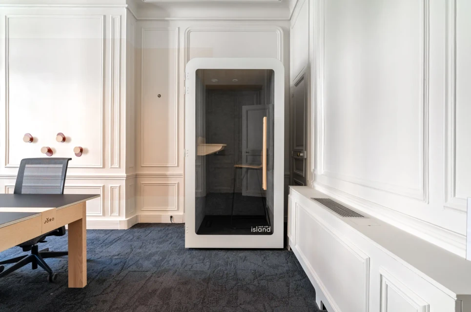 Jöro Rue de Châteaudun