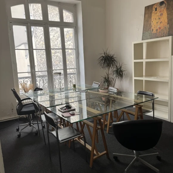 Bureau privé 50 m² 10 postes Location bureau Rue Myrha Paris 75018 - photo 4