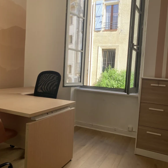 Bureau privé 9 m² 2 postes Location bureau Cours de la République Narbonne 11100 - photo 7
