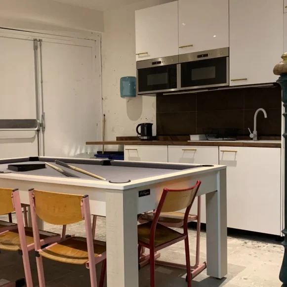 Bureau privé 22 m² 5 postes Coworking Rue Martel Paris 75010 - photo 3
