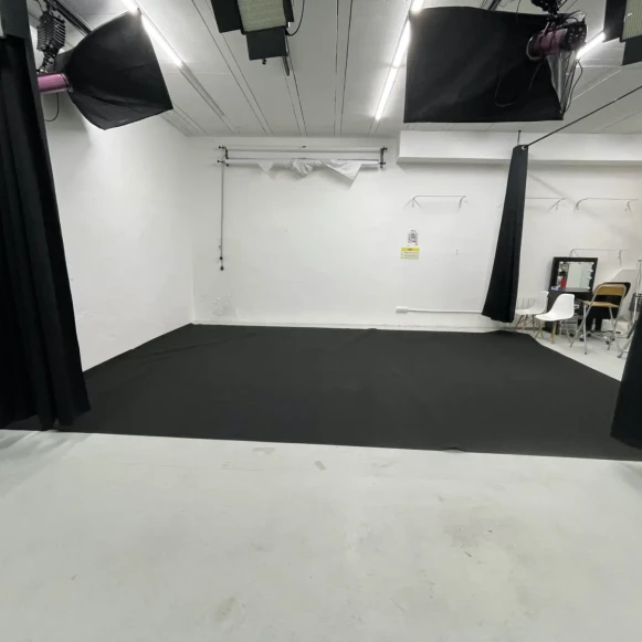 Espace indépendant 200 m² 20 postes Coworking Rue Saint-Martin Paris 75003 - photo 4