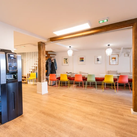 Open Space  10 postes Location bureau Rue Saint-Fiacre Paris 75002 - photo 2