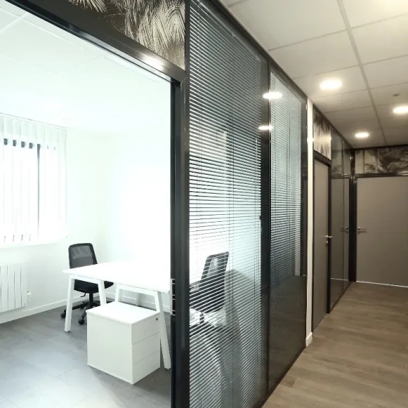 Bureau privé 13 m² 2 postes Coworking Rue Volta Alfortville 94140 - photo 2