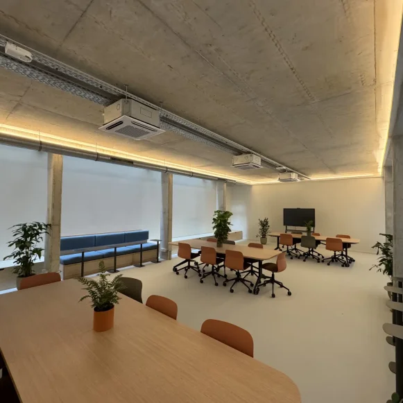 Bureau privé 17 m² 6 postes Coworking Avenue de la République Montrouge 92120 - photo 11