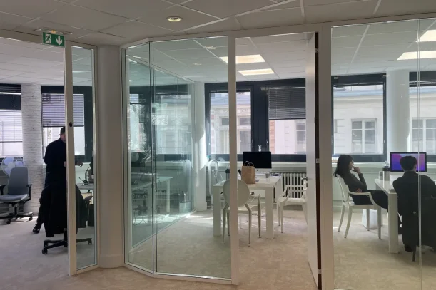 Bureau privé - 75017 - 2 postes - 900€