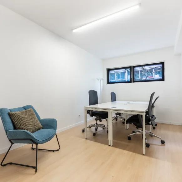 Bureau privé 14 m² 4 postes Coworking Avenue du Général Michel Bizot Paris 75012 - photo 3