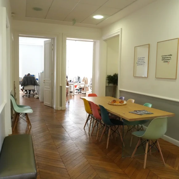 Bureau privé 46 m² 10 postes Location bureau Rue du Général Foy Paris 75008 - photo 8