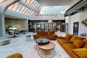 Open Space - 06000 - 30 postes - 240€