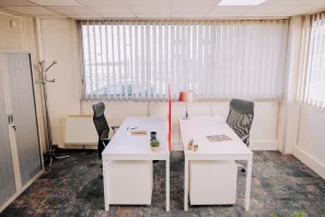 Bureau privé - 31300 - 4 postes - 979€