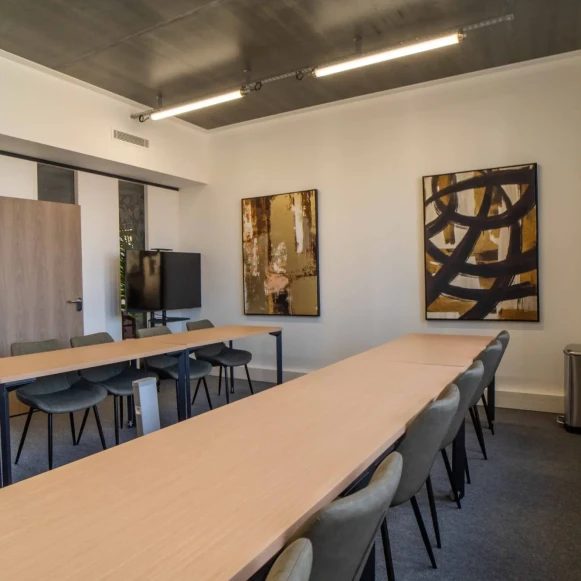 Bureau privé 28 m² 5 postes Coworking Rue Bernard Giraudeau Montpellier 34080 - photo 4