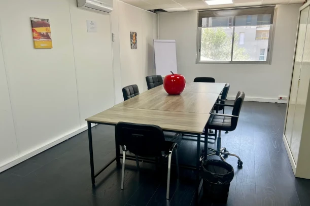 Bureau privé - 93100 - 6 postes - 1200€