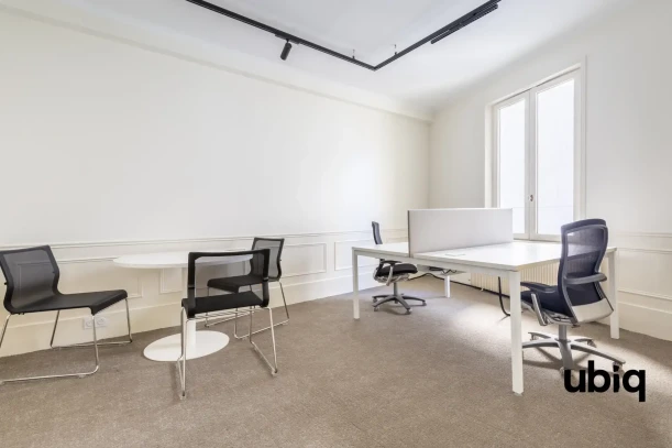 Bureau privé - 75011 - 4 postes - 1425€