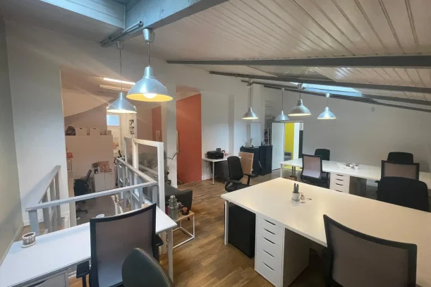 Bureau privé - 75011 - 9 postes - 1990€