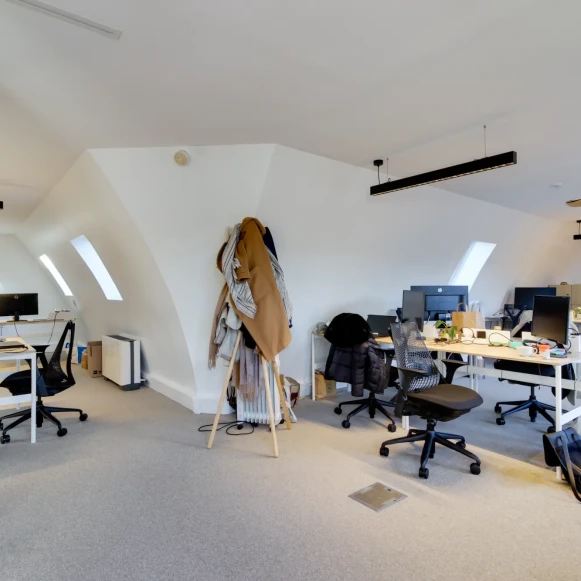 Espace indépendant 227 m² 42 postes Coworking Rue Cambacérès Paris 75008 - photo 4
