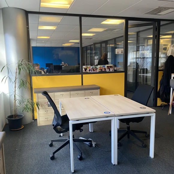 Bureau privé 43 m² 8 postes Location bureau Place Giovanni da Verrazzano Lyon 69009 - photo 1