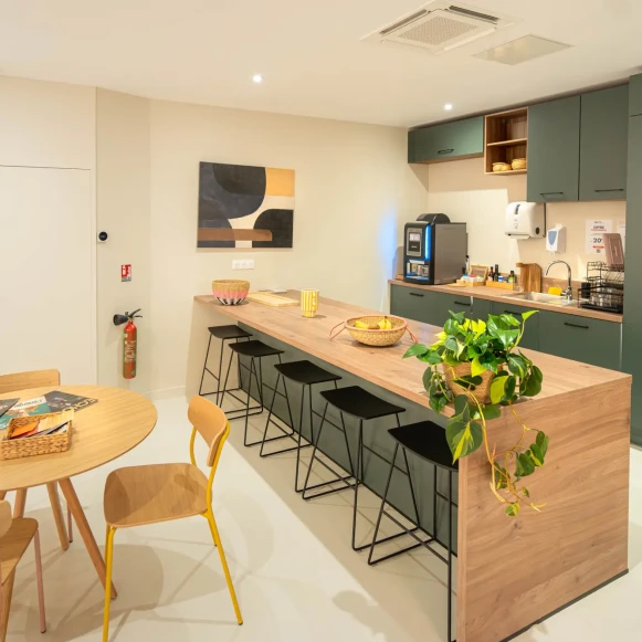 Bureau privé 23 m² 6 postes Coworking Rue Vital Carles Bordeaux 33000 - photo 6