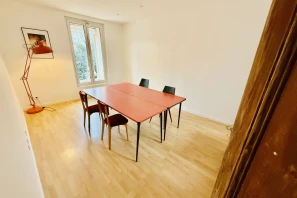 Open Space - 84000 - 8 postes - 180€