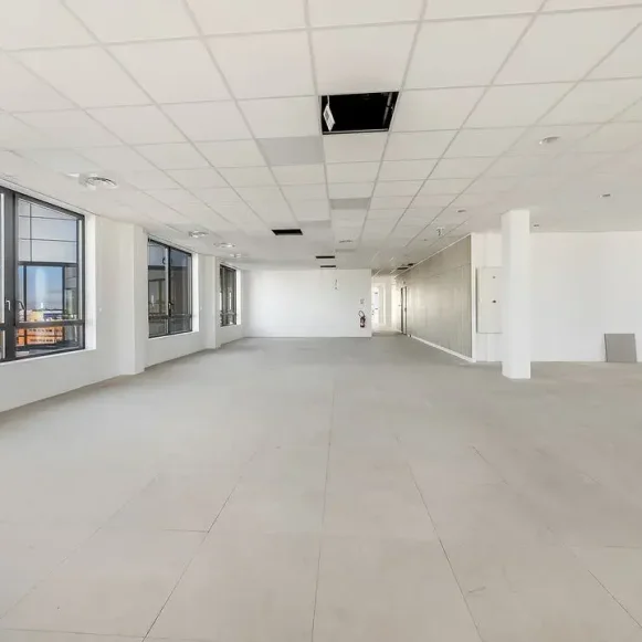 Espace indépendant 1 882 m² 190 postes Location bureau Avenue des Champs Blancs Cesson-Sévigné 35510 - photo 4