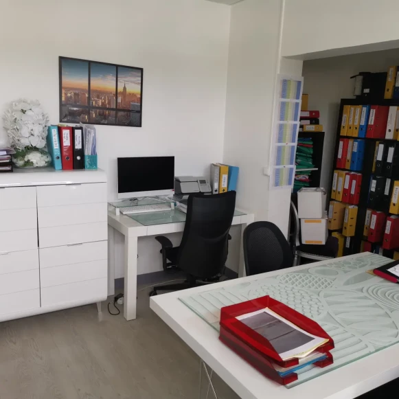 Bureau privé 20 m² 4 postes Location bureau Rue de Genève La Courneuve 93120 - photo 6