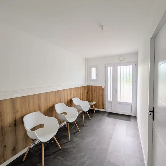 Bureau privé 13 m² 3 postes Location bureau Rue de la Loire Sainte-Luce-sur-Loire 44980 - photo 4