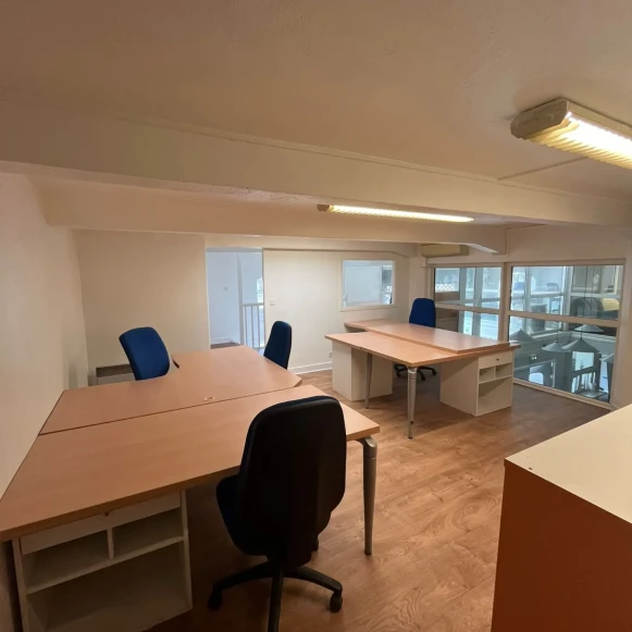 Bureau privé 60 m² 9 postes Location bureau Rue Jules Guesde Bordeaux 33800 - photo 3