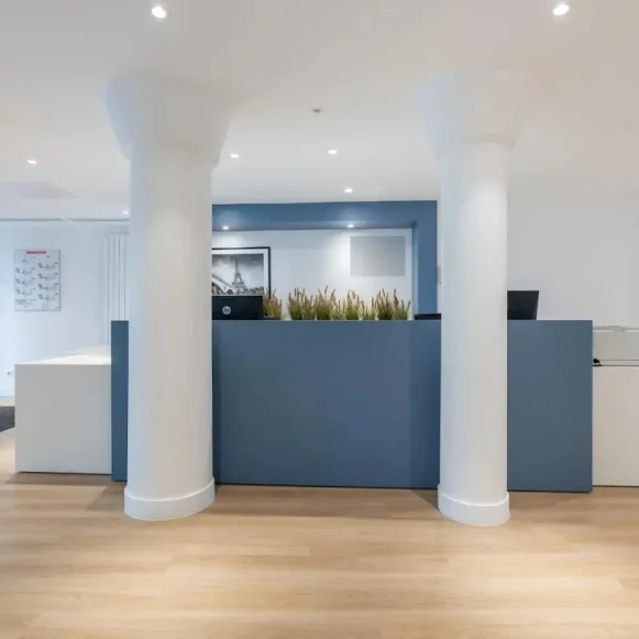 Bureau privé 4 m² 1 poste Location bureau Rue de Vaugirard Paris 75006 - photo 1