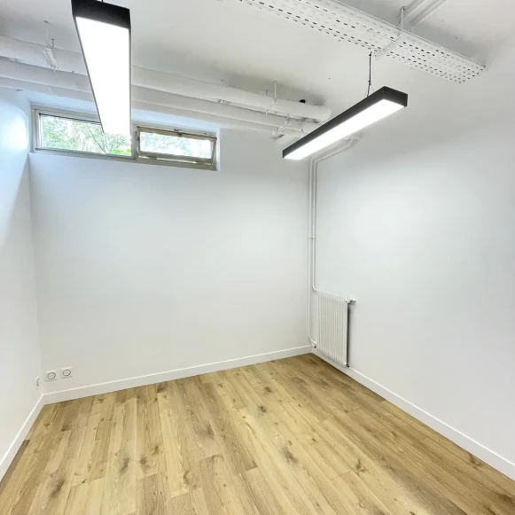 Bureau privé 9 m² 2 postes Coworking Avenue Pasteur Montreuil 93100 - photo 6