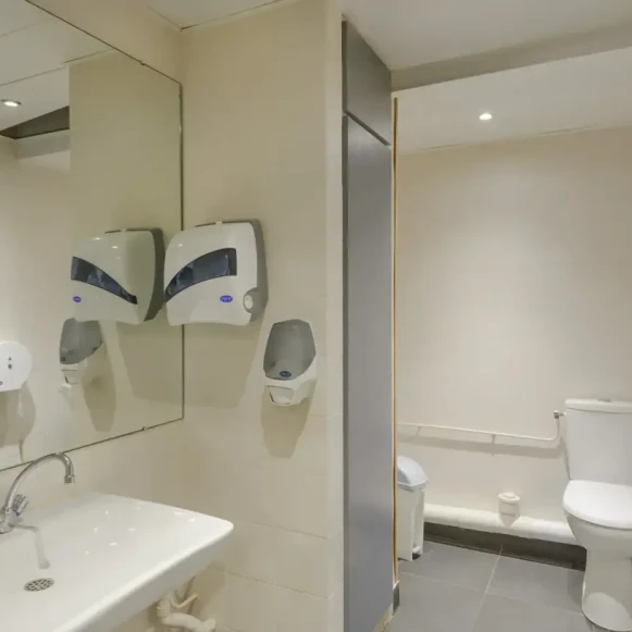 Bureau privé 15 m² 2 postes Location bureau Rue de Chevilly Fresnes 94260 - photo 3