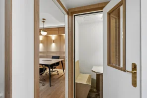Bureau privé - 75019 - 3 postes - 810€