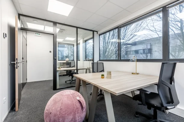 Bureau privé - 78990 - 3 postes - 1514€