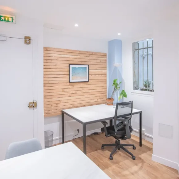 Bureau privé 11 m² 3 postes Coworking Rue Greneta Paris 75002 - photo 4