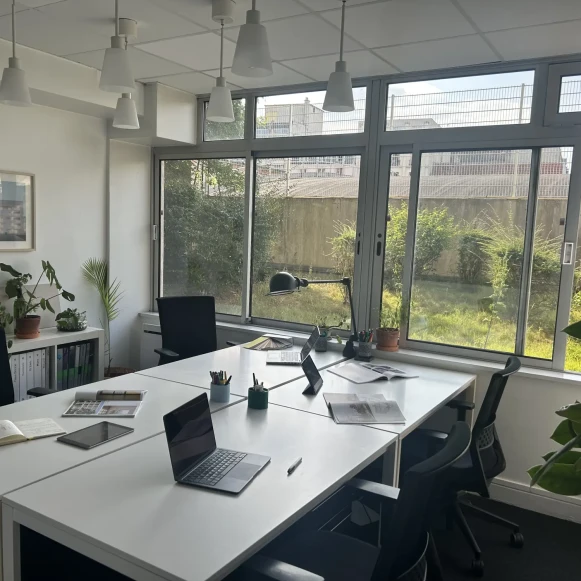 Bureau privé 14 m² 4 postes Location bureau Rue du Banquier Paris 75013 - photo 2