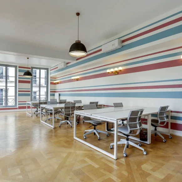 Espace indépendant 700 m² 60 postes Location bureau Rue des Archives Paris 75003 - photo 3