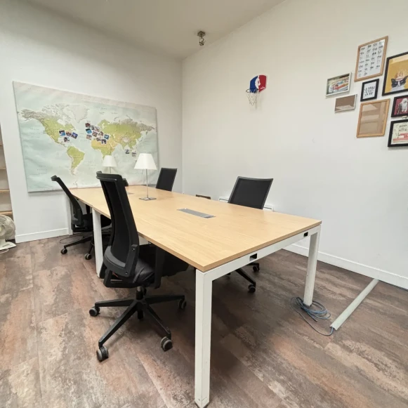 Bureau privé 18 m² 5 postes Location bureau Rue Claude Pouillet Paris 75017 - photo 1