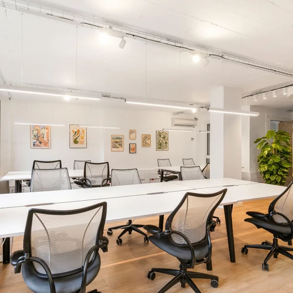 Espace indépendant 170 m² 28 postes Location bureau Rue d'Artois Paris 75008 - photo 9