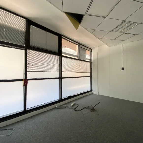 Bureau privé 20 m² 8 postes Location bureau Rue Fructidor Paris 75017 - photo 6